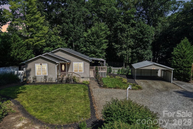 932 Monte Vista Rd, Candler, NC 28715