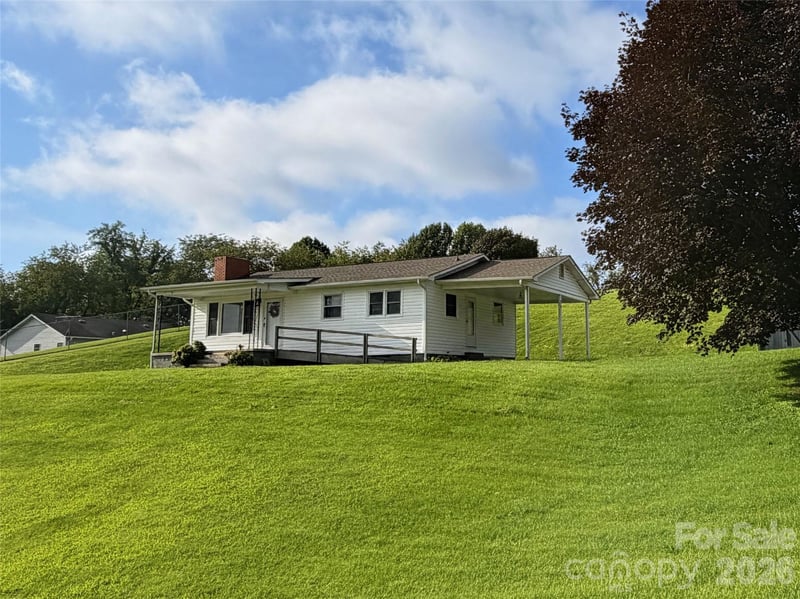 175 Hampshire Dr, Waynesville, NC 28786