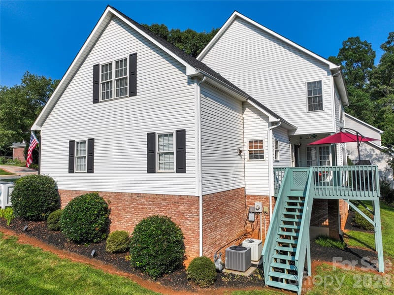 910 44th Avenue Ct #112/38-104, Hickory, NC 28601