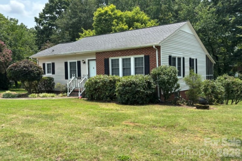 1404 23rd Ave, Hickory, NC 28601