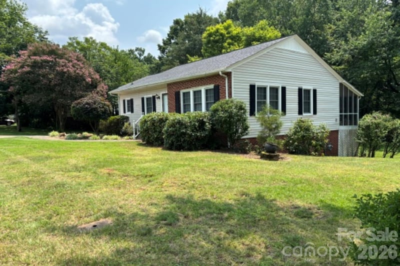 1404 23rd Ave, Hickory, NC 28601