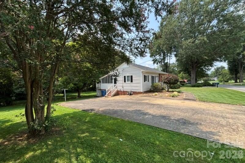 1404 23rd Ave, Hickory, NC 28601