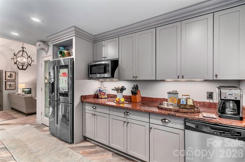 22 Bittersweet Ln, Asheville, NC 28805