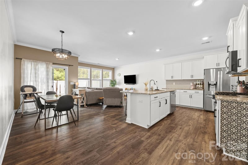 616 Altamonte Dr, Lake Wylie, SC 29710