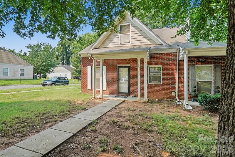 2729 Meadow Knoll Dr, Charlotte, NC 28269