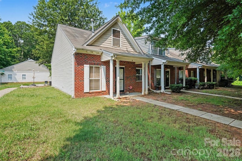 2729 Meadow Knoll Dr, Charlotte, NC 28269