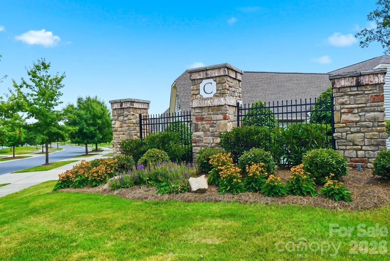 13313 Canterbury Castle Dr, Charlotte, NC 28273