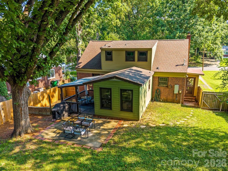 2220 Arnold Dr, Charlotte, NC 28205