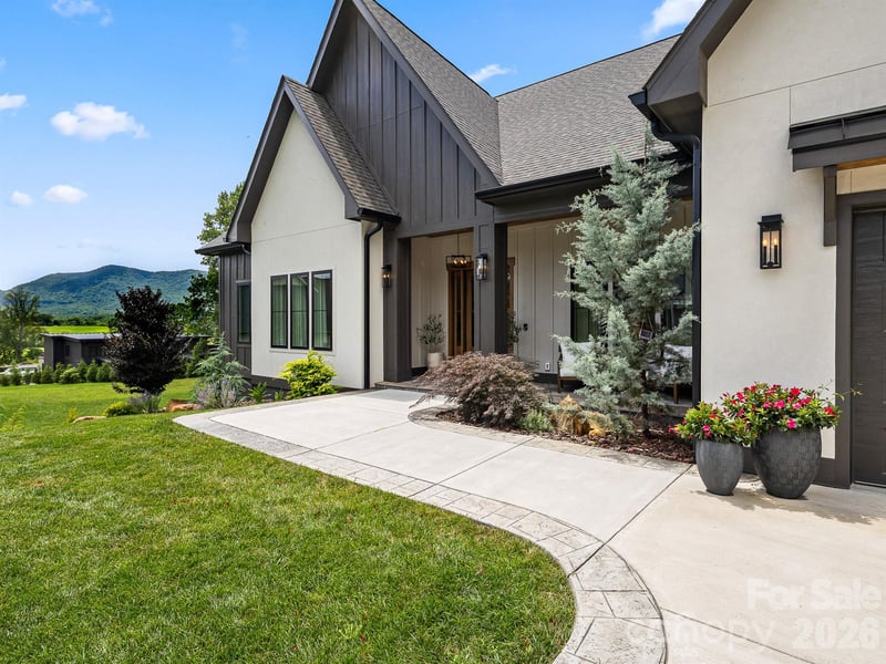 133 Annabelle Linn Dr, Fairview, NC 28730
