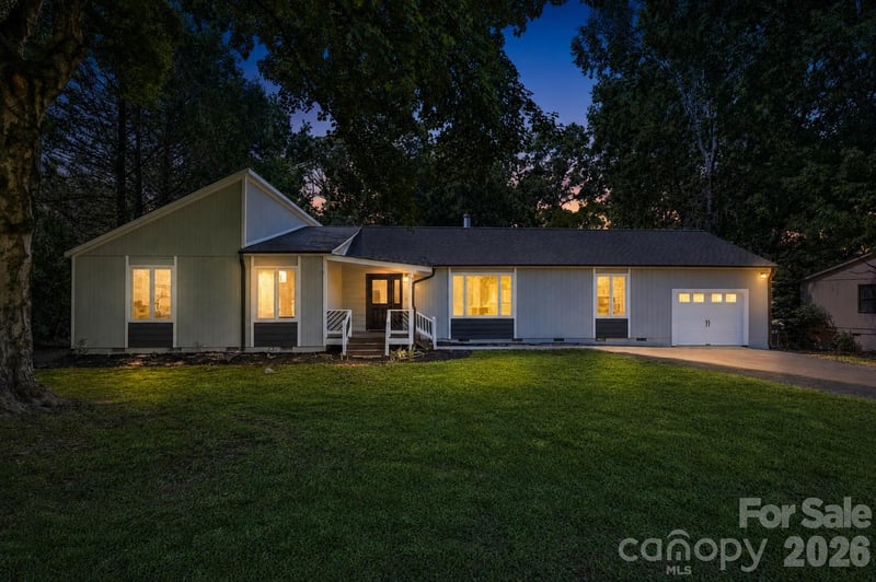 9110 Raintree Ln, Charlotte, NC 28277