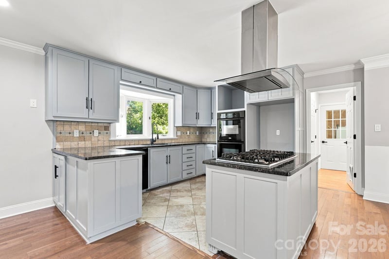 9110 Raintree Ln, Charlotte, NC 28277