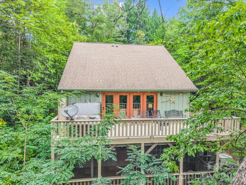 209 Dogwood Dr, Lake Lure, NC 28746