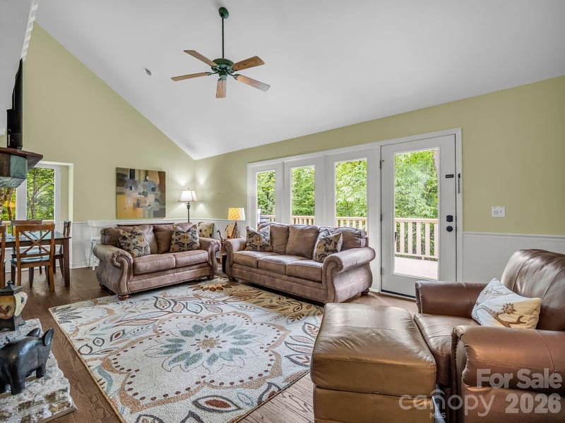209 Dogwood Dr, Lake Lure, NC 28746