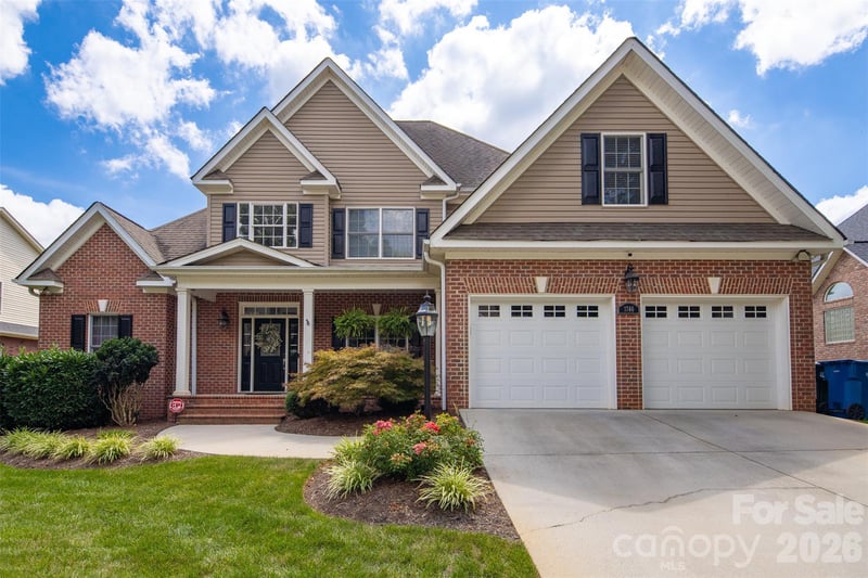 1746 30th Avenue Dr, Hickory, NC 28601