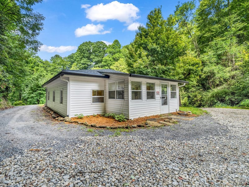 60 Owenby Cove Rd, Fairview, NC 28730
