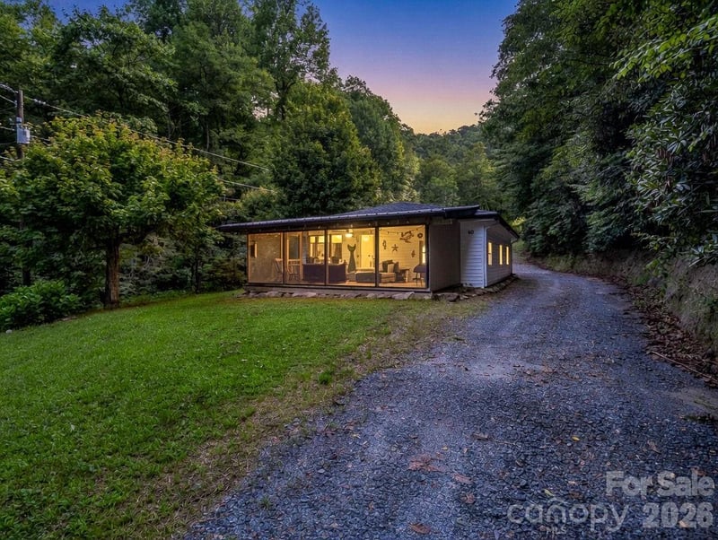 60 Owenby Cove Rd, Fairview, NC 28730