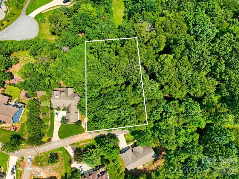 Glen Eagles Ln, Mills River, NC 28759