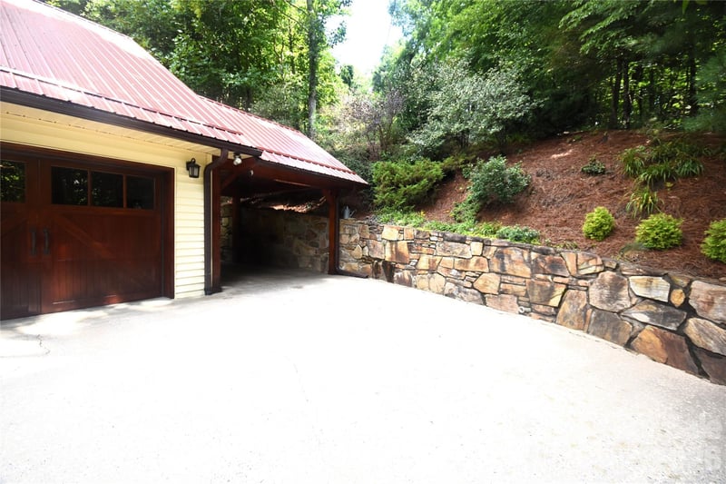 509 Deer Creek Trl, Maggie Valley, NC 28751