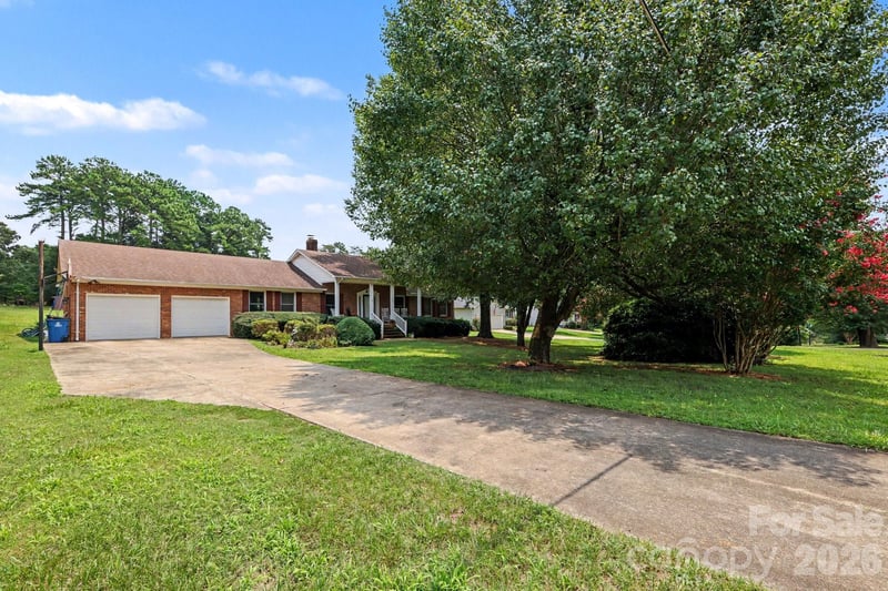 225 Roger Dr, Salisbury, NC 28147