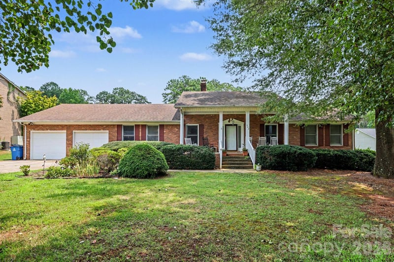 225 Roger Dr, Salisbury, NC 28147