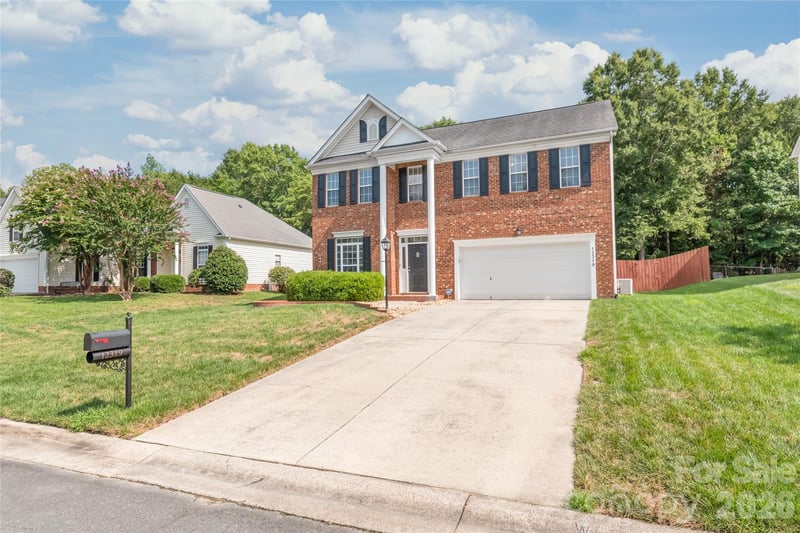 12319 Silveroak Ln, Charlotte, NC 28277