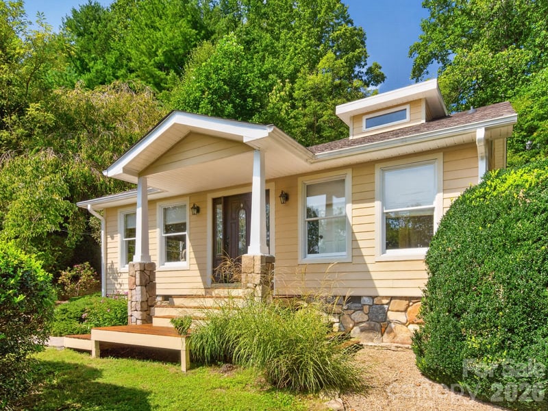 3046 Turnpike Rd #7R, Horse Shoe, NC 28742
