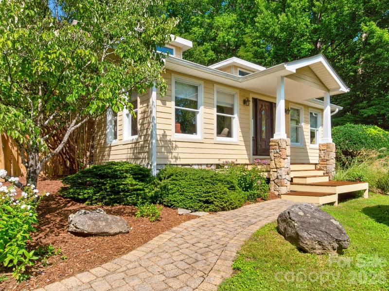 3046 Turnpike Rd #7R, Horse Shoe, NC 28742