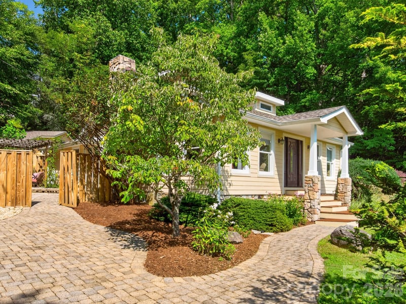 3046 Turnpike Rd #7R, Horse Shoe, NC 28742