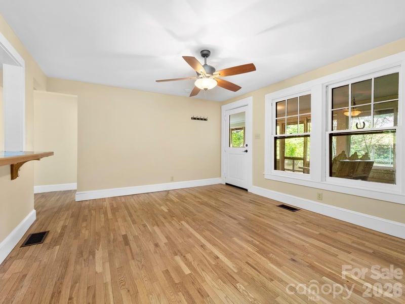 57 Dale St, Asheville, NC 28806
