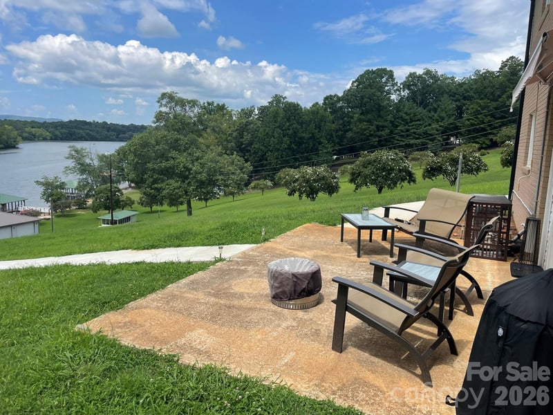 4852 Midway Sand Rd, Hickory, NC 28601