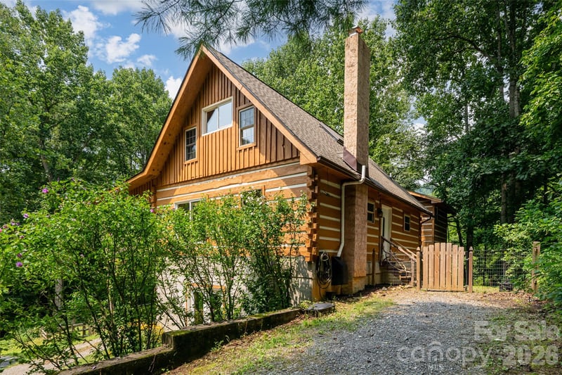 24 Gregory Hill Rd, Fairview, NC 28730