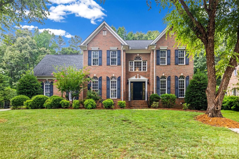 7015 Olde Sycamore Dr, Charlotte, NC 28227