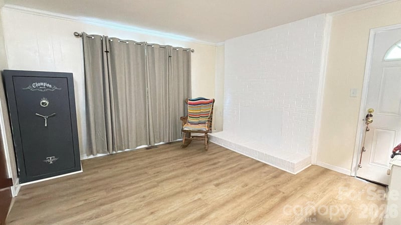 1327 Dresden Dr, Charlotte, NC 28205