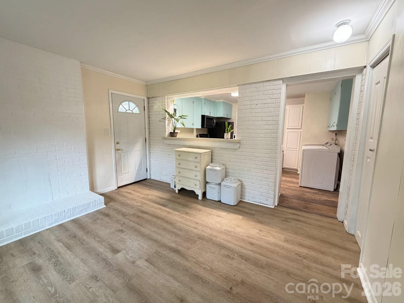 1327 Dresden Dr, Charlotte, NC 28205