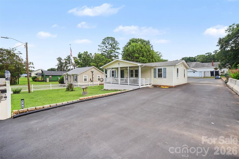 104 Main St, Belmont, NC 28012