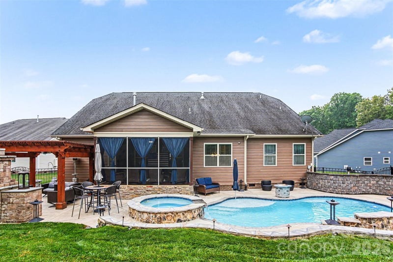 172 Shinnville Ridge Ln, Mooresville, NC 28115