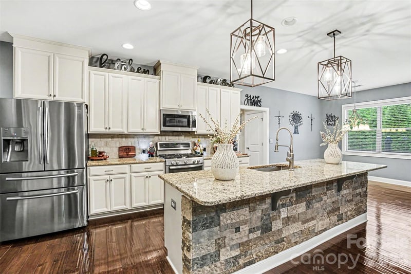 172 Shinnville Ridge Ln, Mooresville, NC 28115