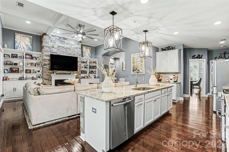 172 Shinnville Ridge Ln, Mooresville, NC 28115
