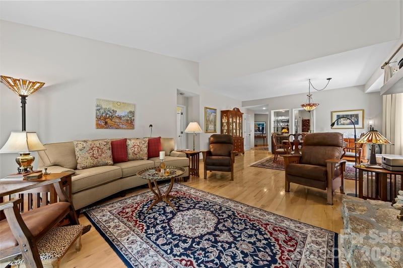 4 Governors Way, Asheville, NC 28804