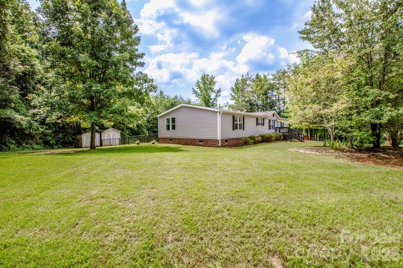 130 Gemstone Dr, Statesville, NC 28625