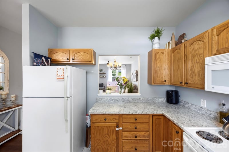 927 Claybrook Cir, Gastonia, NC 28054