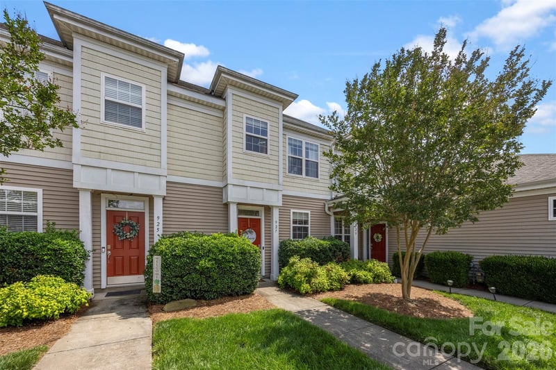 927 Claybrook Cir, Gastonia, NC 28054
