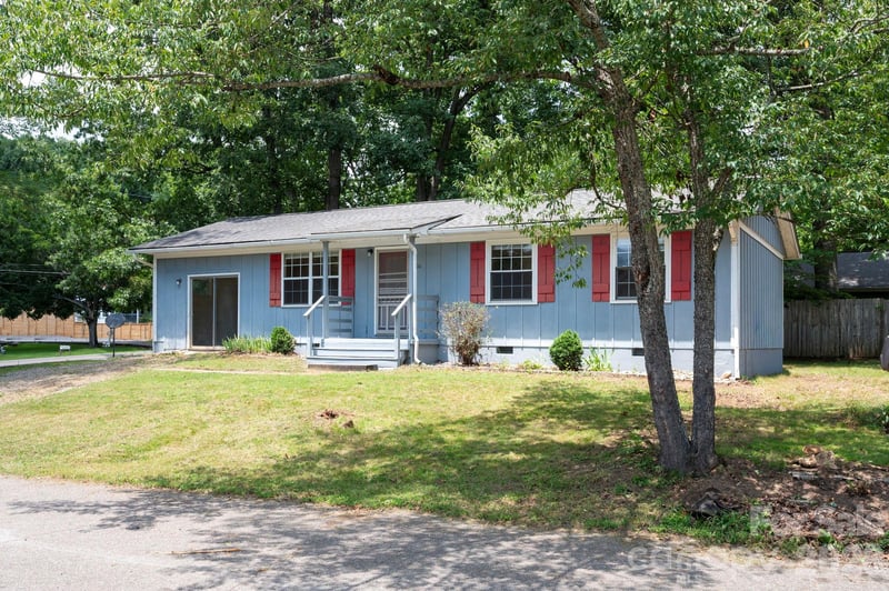 400 Hiawassee Ave, Black Mountain, NC 28711