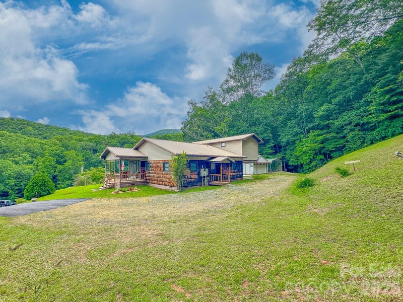 82 Trout Haven Ln, Balsam Grove, NC 28708