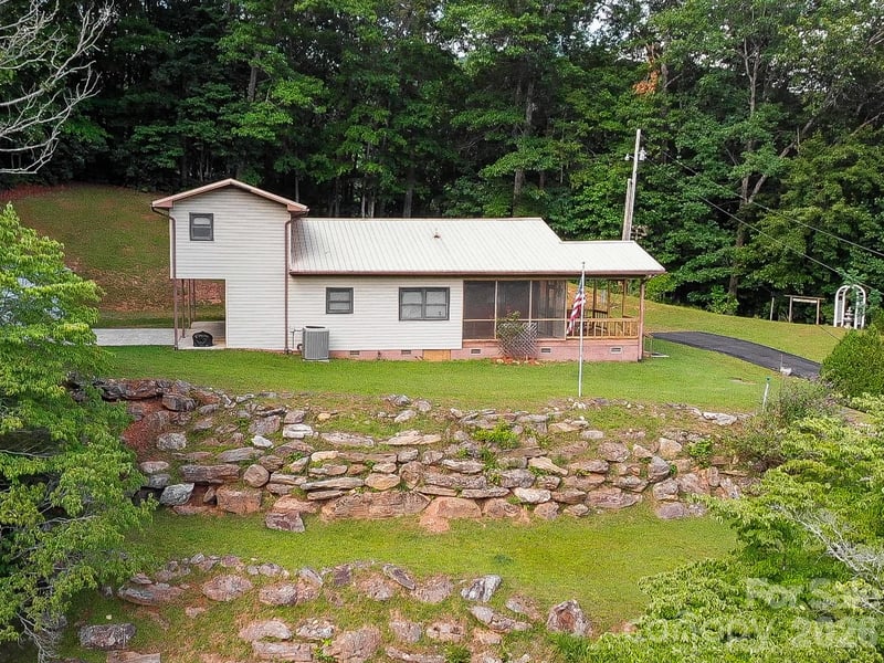 82 Trout Haven Ln, Balsam Grove, NC 28708