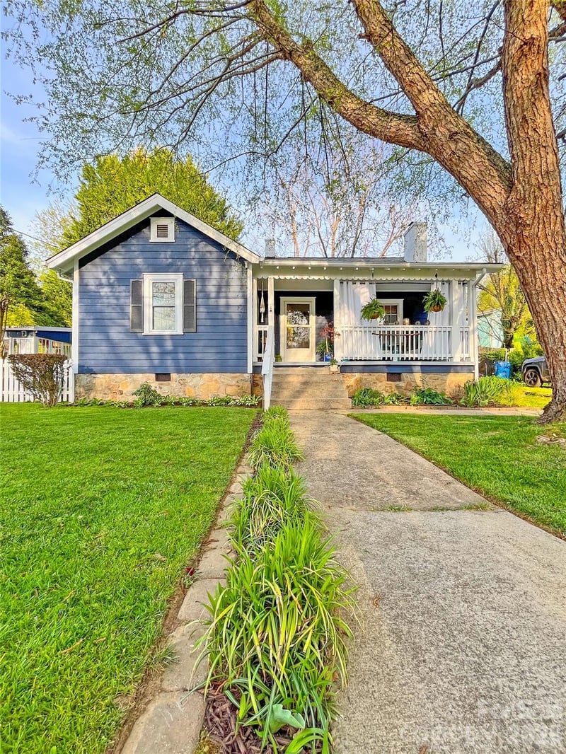 271 Brook St, Waynesville, NC 28786