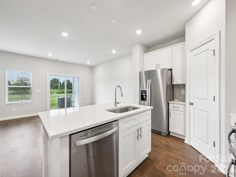 9016 Foggy Brook Loop, Charlotte, NC 28216