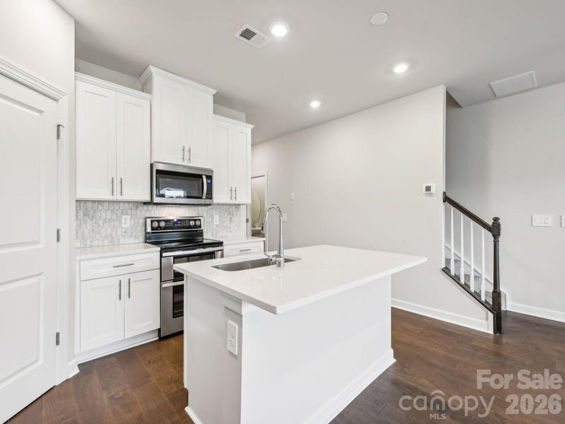 9016 Foggy Brook Loop, Charlotte, NC 28216