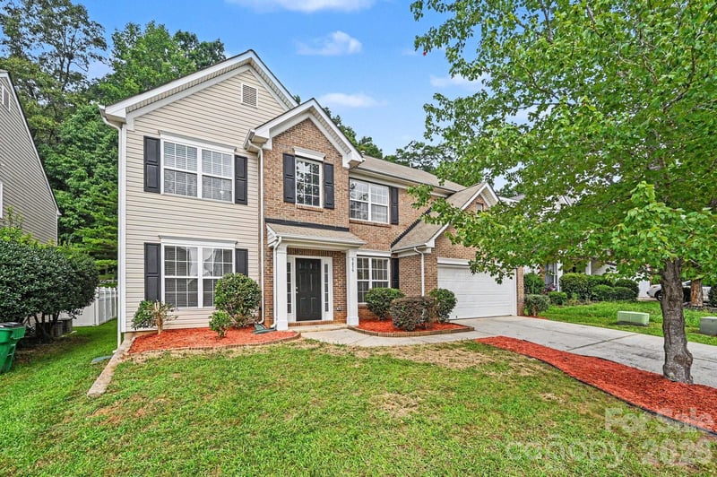 9839 Jeanette Cir, Charlotte, NC 28213