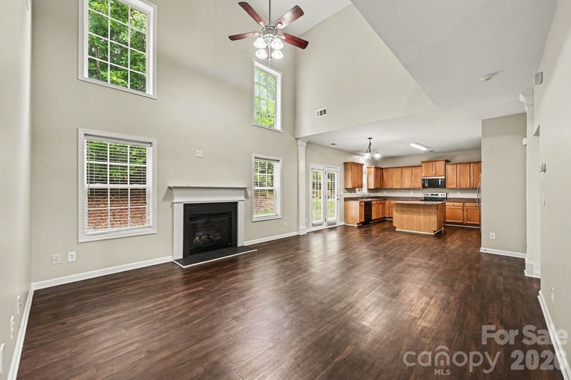 9839 Jeanette Cir, Charlotte, NC 28213